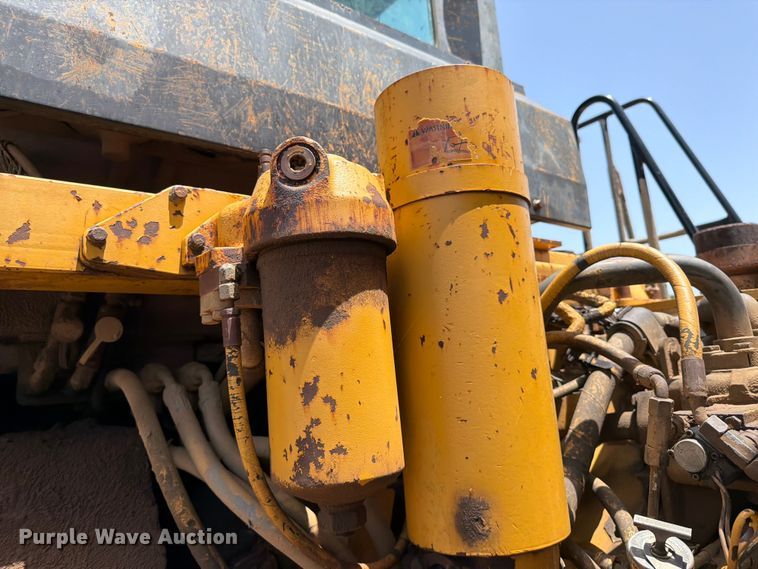 image for item FI0261 2000 Caterpillar D250E Series II articulated haul truck