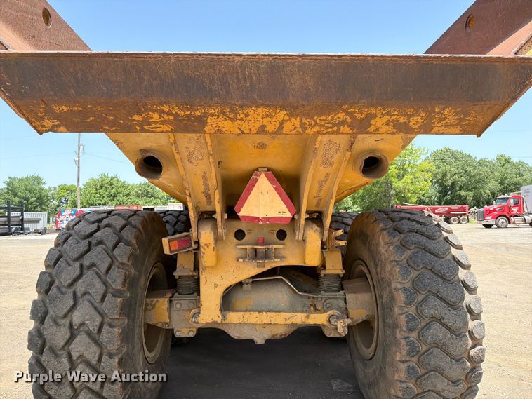 image for item FI0261 2000 Caterpillar D250E Series II articulated haul truck