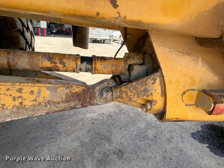 image for item FI0261 2000 Caterpillar D250E Series II articulated haul truck