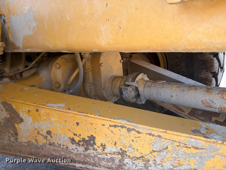 image for item FI0261 2000 Caterpillar D250E Series II articulated haul truck