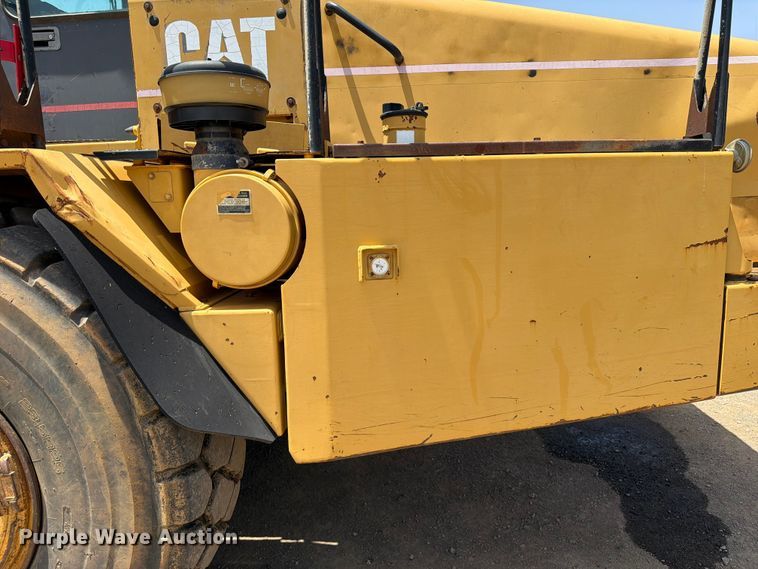 image for item FI0261 2000 Caterpillar D250E Series II articulated haul truck