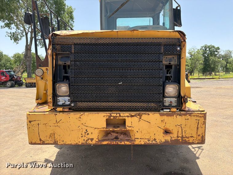 image for item FI0261 2000 Caterpillar D250E Series II articulated haul truck