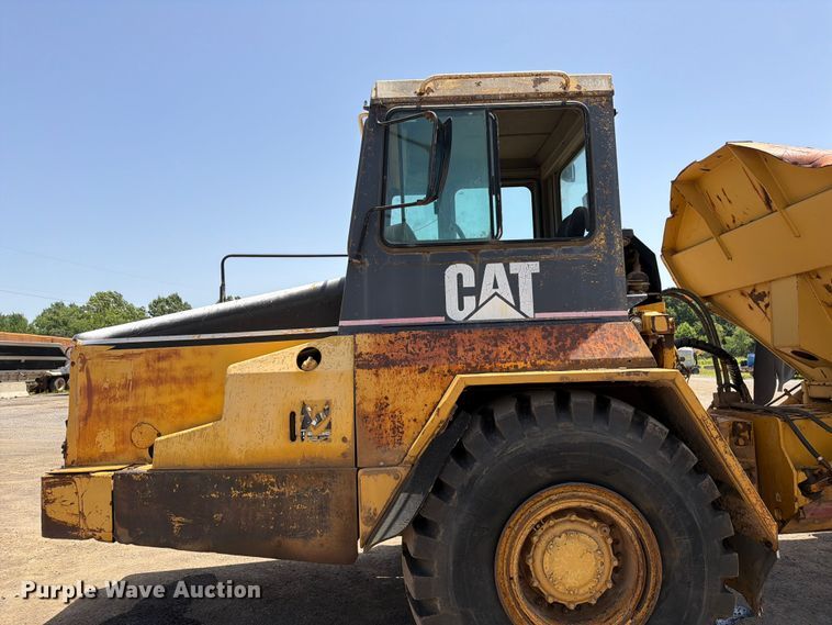 image for item FI0261 2000 Caterpillar D250E Series II articulated haul truck