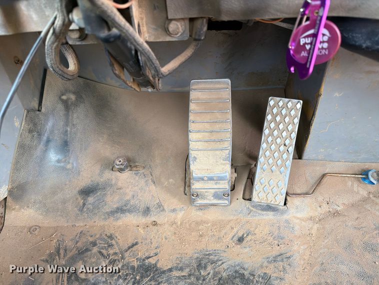image for item FI0261 2000 Caterpillar D250E Series II articulated haul truck