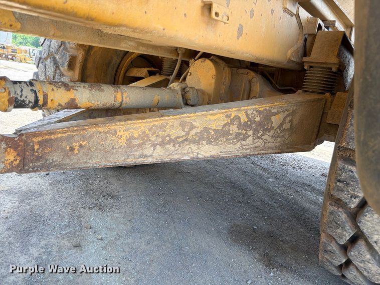 image for item FI0261 2000 Caterpillar D250E Series II articulated haul truck