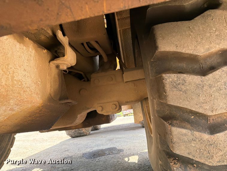 image for item FI0261 2000 Caterpillar D250E Series II articulated haul truck