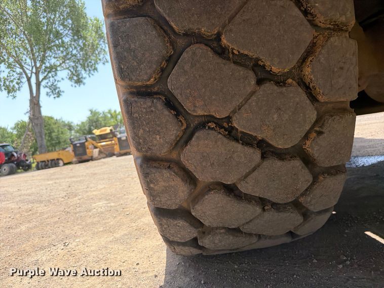 image for item FI0261 2000 Caterpillar D250E Series II articulated haul truck