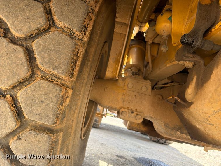 image for item FI0261 2000 Caterpillar D250E Series II articulated haul truck