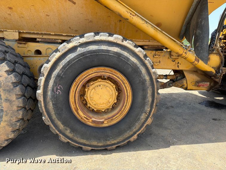 image for item FI0261 2000 Caterpillar D250E Series II articulated haul truck