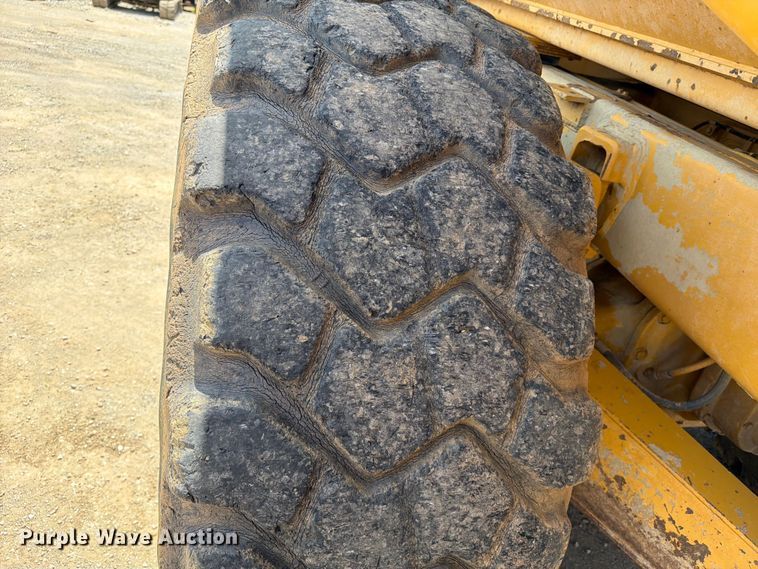 image for item FI0261 2000 Caterpillar D250E Series II articulated haul truck