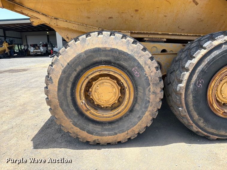 image for item FI0261 2000 Caterpillar D250E Series II articulated haul truck