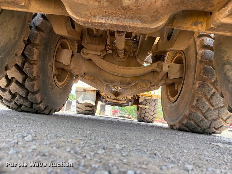 image for item FI0261 2000 Caterpillar D250E Series II articulated haul truck