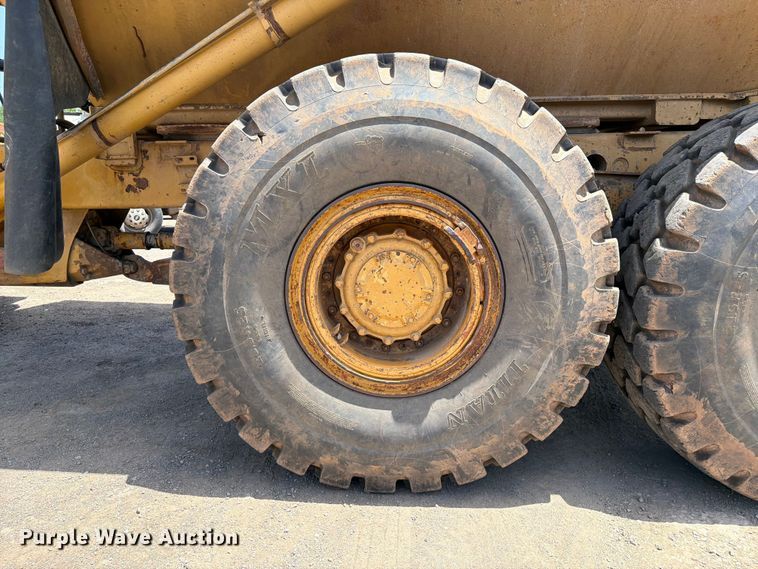image for item FI0261 2000 Caterpillar D250E Series II articulated haul truck