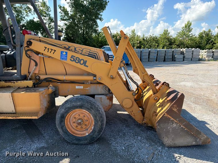 image for item FI0282 1997 Case 580L backhoe