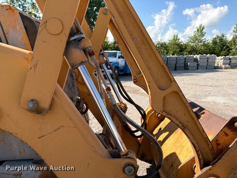 image for item FI0282 1997 Case 580L backhoe