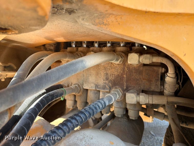 image for item FI0282 1997 Case 580L backhoe