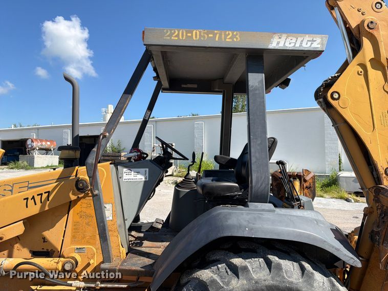 image for item FI0282 1997 Case 580L backhoe