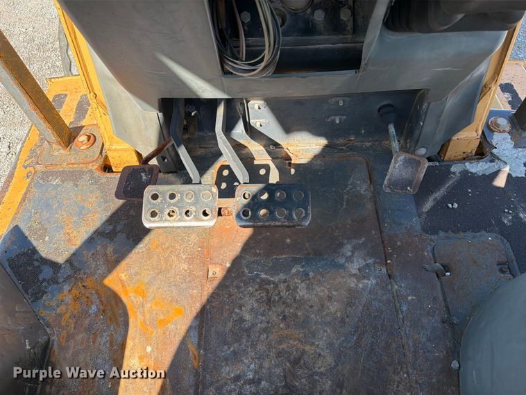 image for item FI0282 1997 Case 580L backhoe