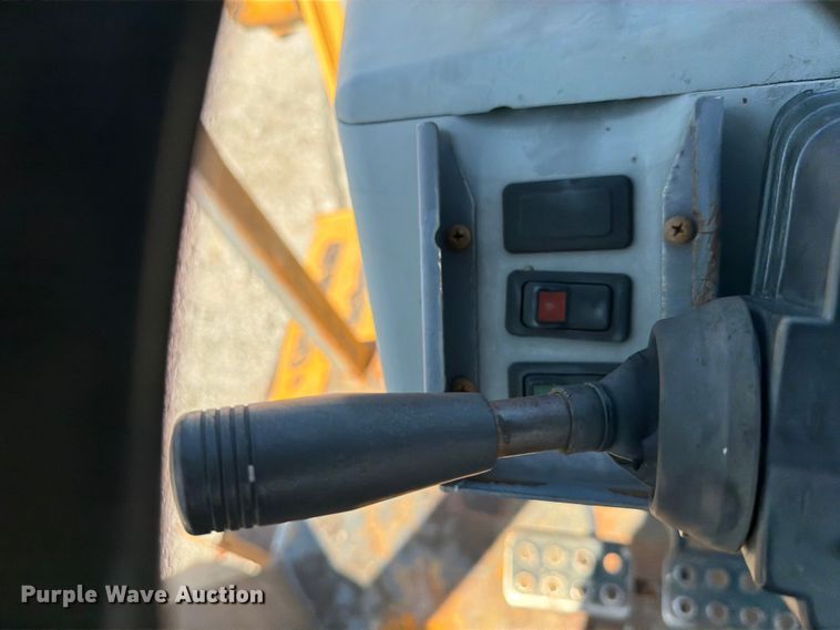 image for item FI0282 1997 Case 580L backhoe