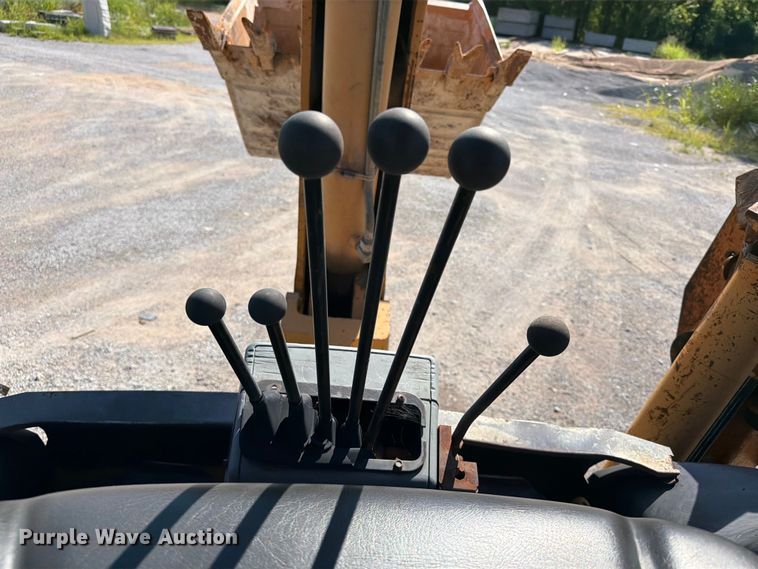 image for item FI0282 1997 Case 580L backhoe