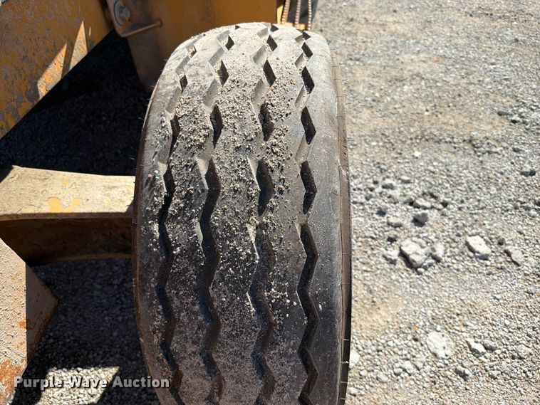 image for item FI0282 1997 Case 580L backhoe