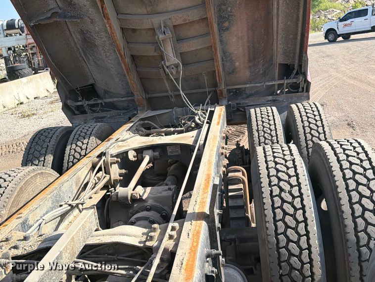 image for item FI0296 2005 Mack CV173 dump truck