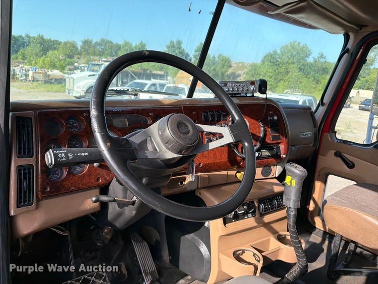 image for item FI0296 2005 Mack CV173 dump truck