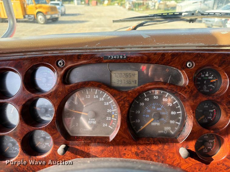image for item FI0296 2005 Mack CV173 dump truck