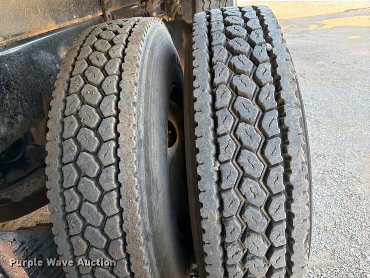 image for item FI0296 2005 Mack CV173 dump truck