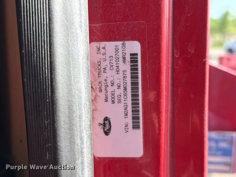 image for item FI0296 2005 Mack CV173 dump truck