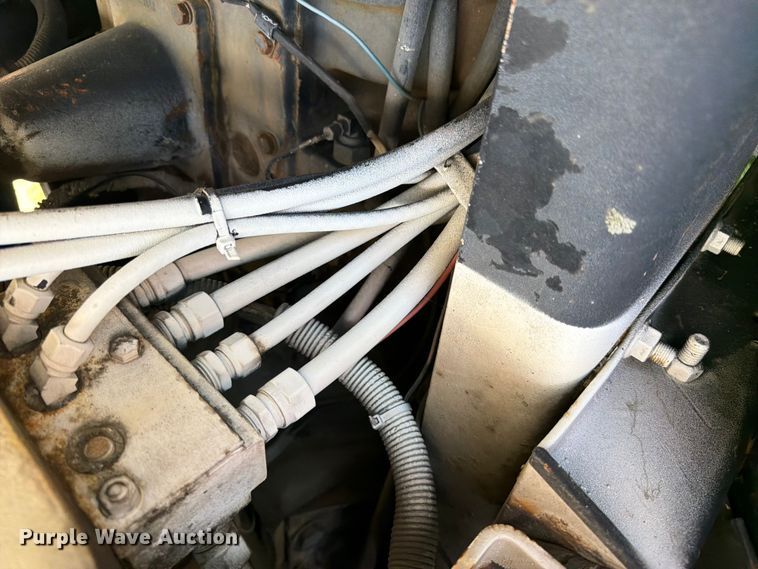 image for item FK0288 1982 International 2275 tank truck