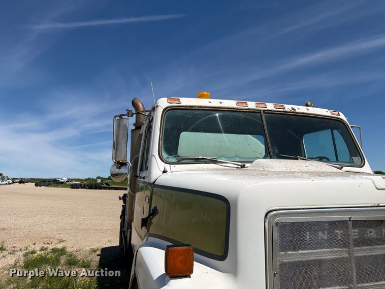 image for item FK0288 1982 International 2275 tank truck