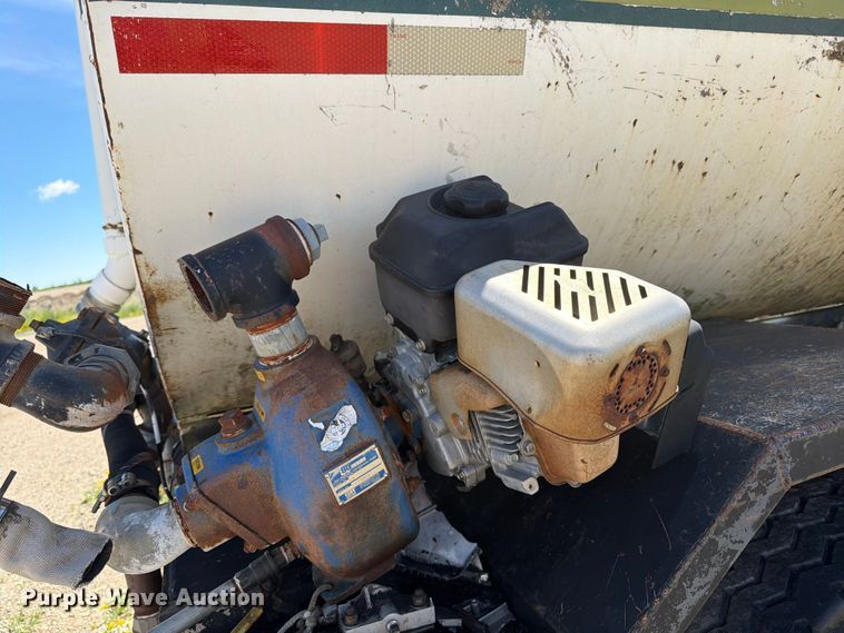image for item FK0288 1982 International 2275 tank truck