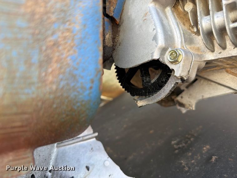 image for item FK0288 1982 International 2275 tank truck