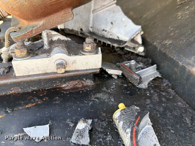 image for item FK0288 1982 International 2275 tank truck