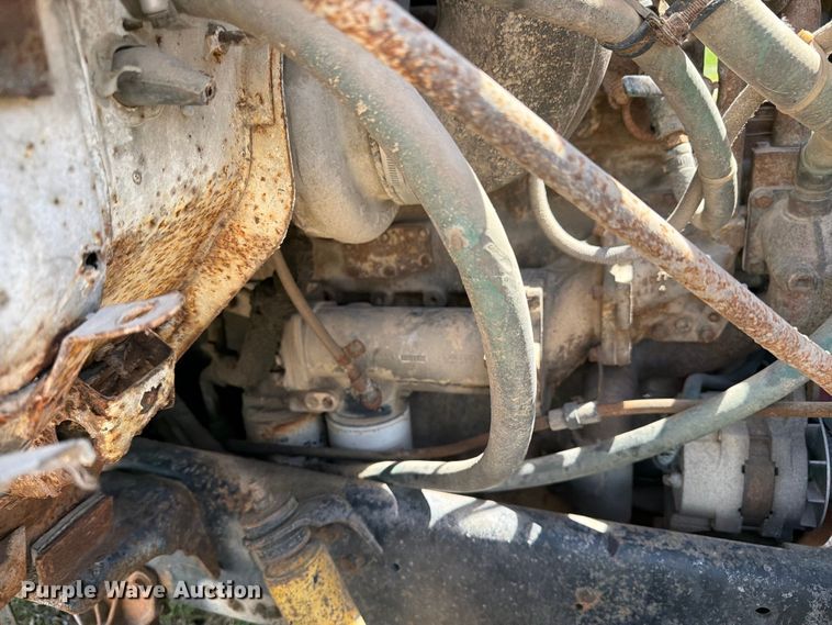 image for item FK0288 1982 International 2275 tank truck