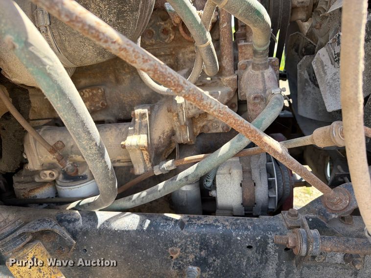 image for item FK0288 1982 International 2275 tank truck