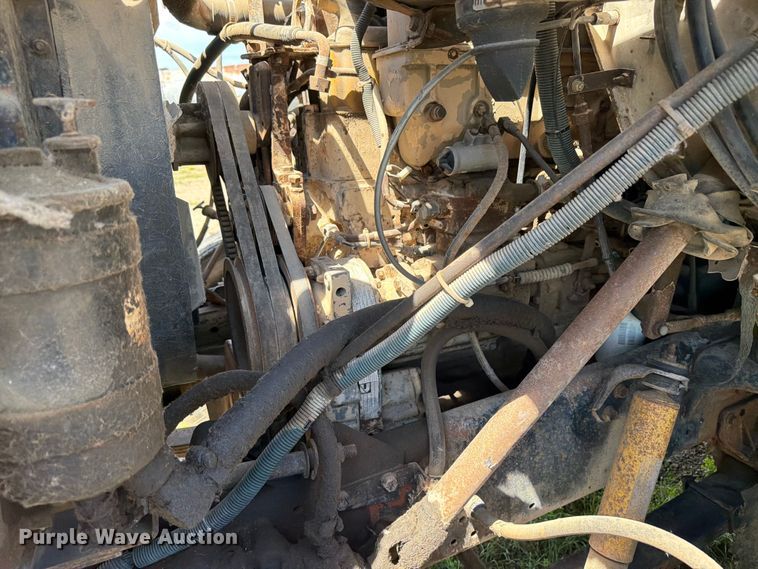 image for item FK0288 1982 International 2275 tank truck