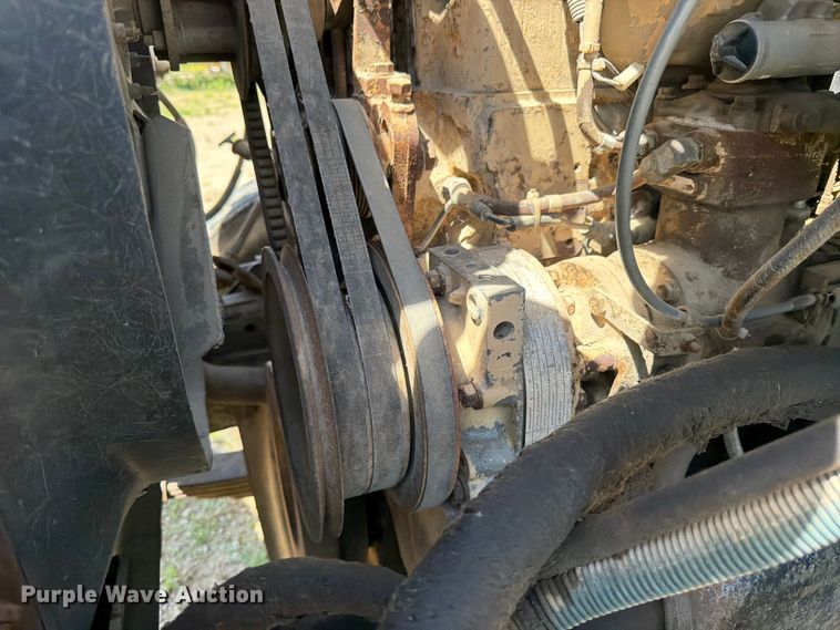image for item FK0288 1982 International 2275 tank truck