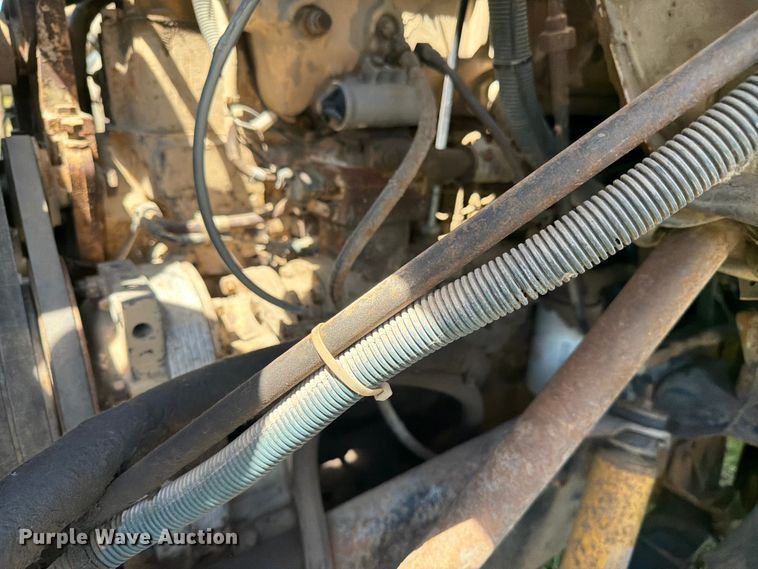 image for item FK0288 1982 International 2275 tank truck