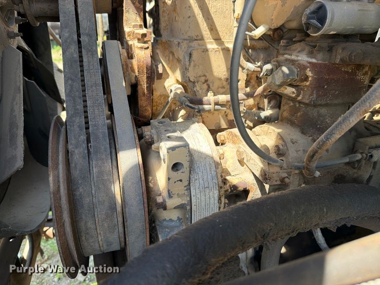 image for item FK0288 1982 International 2275 tank truck