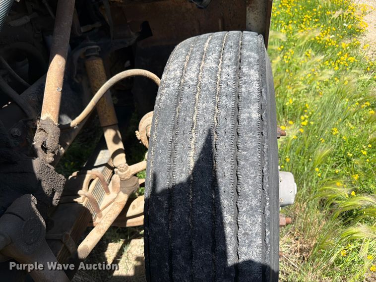 image for item FK0288 1982 International 2275 tank truck