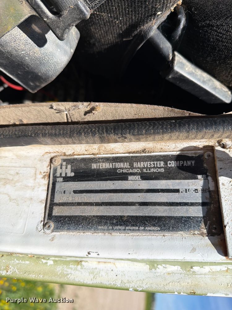 image for item FK0288 1982 International 2275 tank truck