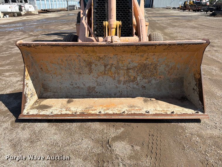 image for item FK3008 1994 John Deere 510D backhoe