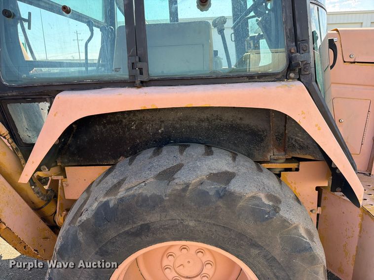 image for item FK3008 1994 John Deere 510D backhoe