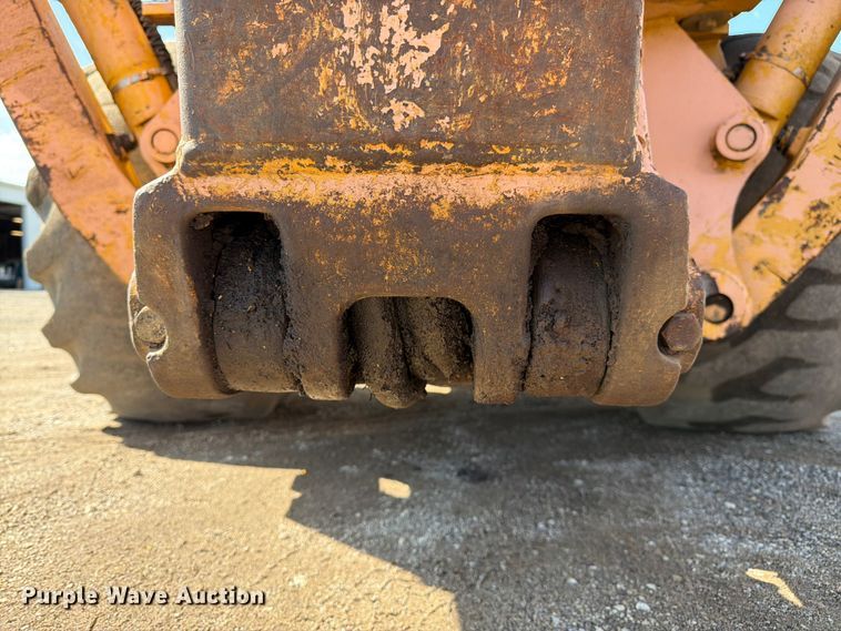 image for item FK3008 1994 John Deere 510D backhoe