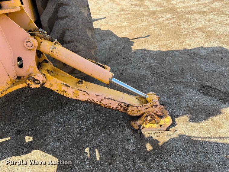 image for item FK3008 1994 John Deere 510D backhoe