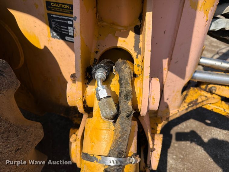 image for item FK3008 1994 John Deere 510D backhoe