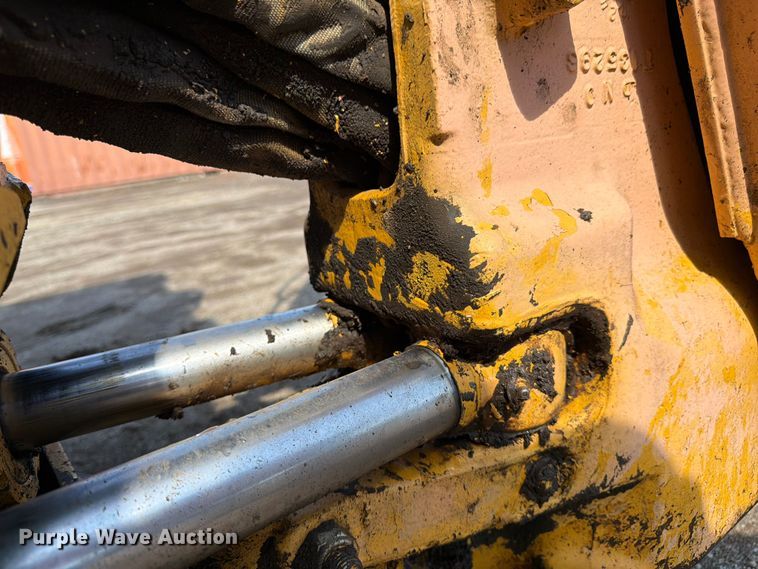 image for item FK3008 1994 John Deere 510D backhoe