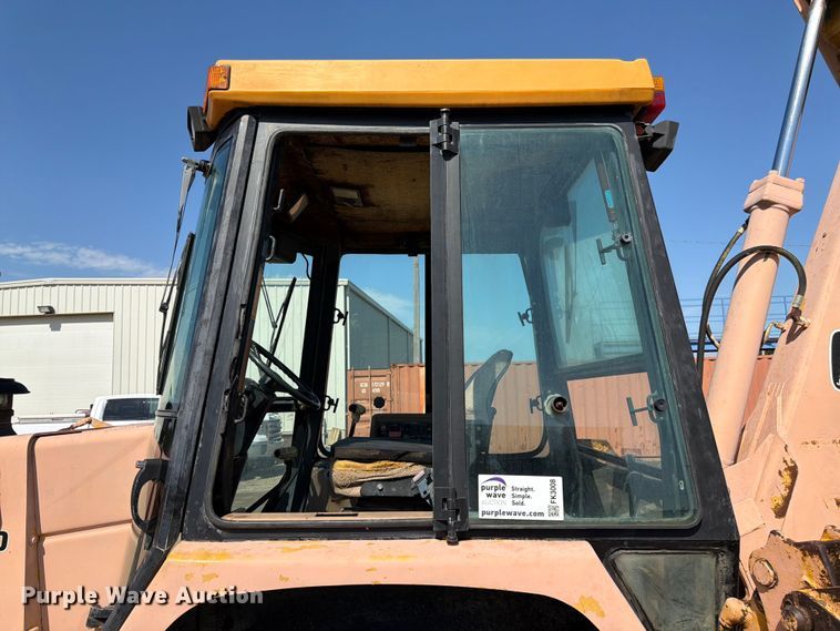 image for item FK3008 1994 John Deere 510D backhoe